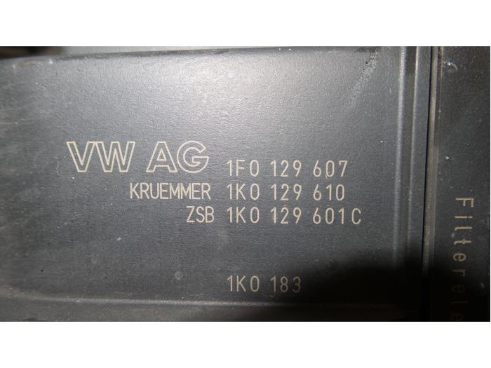Boîtier filtre à air d'un Volkswagen Caddy III (2KA,2KH,2CA,2CH) 2.0 SDI 2007