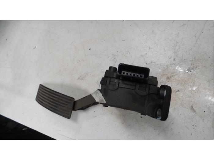 Gaspedalposition Sensor van een Alfa Romeo 159 (939AX) 2.4 JTDm 20V 2008