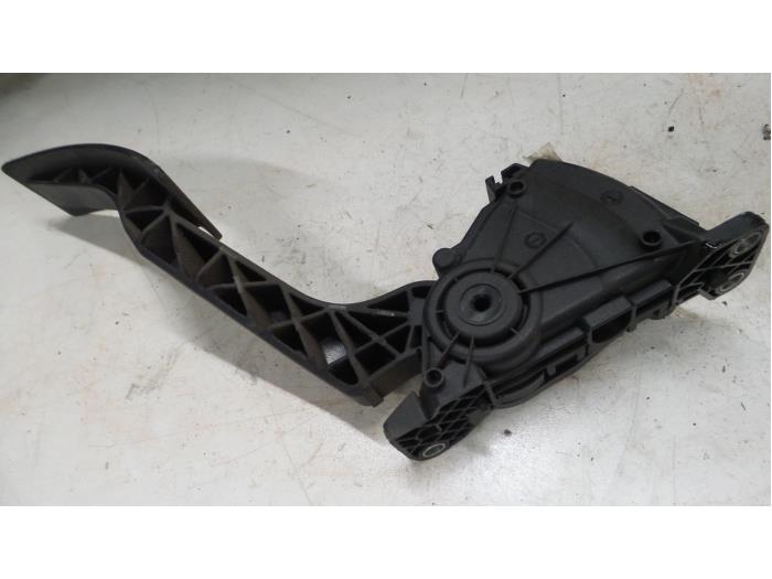 Gaspedalposition Sensor van een Alfa Romeo 159 (939AX) 2.4 JTDm 20V 2008