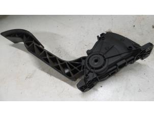 Gaspedalposition Sensor van een Alfa Romeo 159 (939AX) 2.4 JTDm 20V 2008