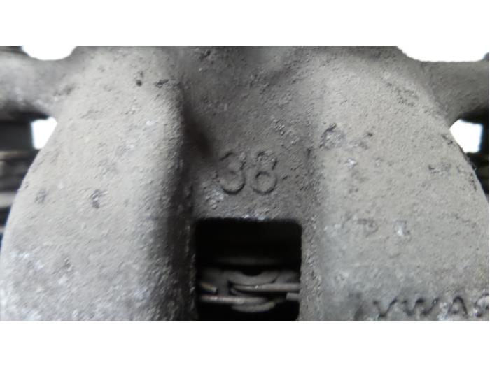 Rear brake calliper, right from a Seat Leon ST (5FF) 1.4 TSI Ecomotive 16V 2015