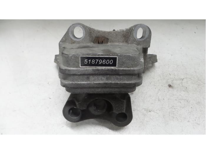 Used Engine mount Alfa Romeo Giulietta (940) 1.6 JTDm 16V Price € 35,00 Margin scheme offered by A.T.S. van de Wiel