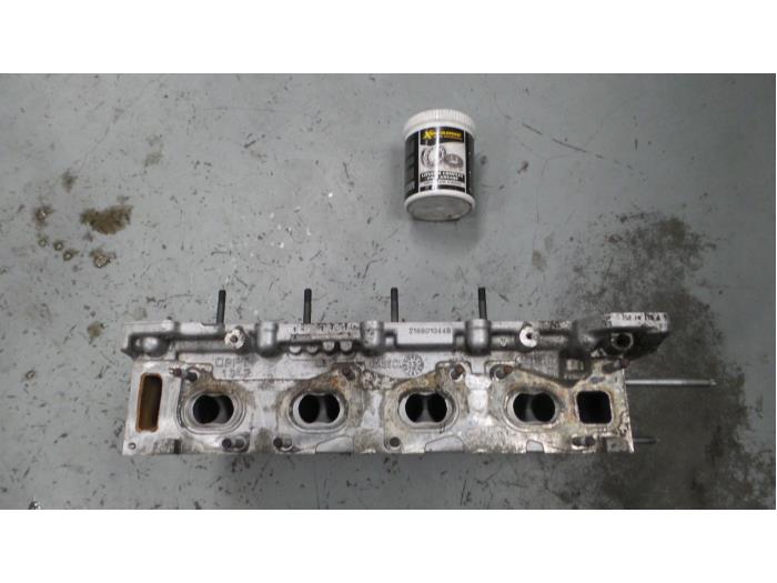 Begagnade Topplock Alfa Romeo Giulietta (940) 1.6 JTDm 16V Pris € 245,00 Marginaltabell erbjuds av A.T.S. van de Wiel