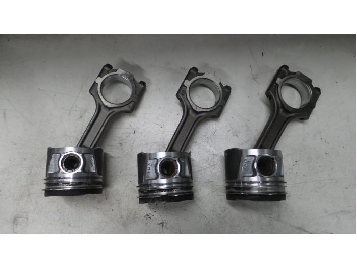 Usados Pistón Alfa Romeo Giulietta (940) 1.6 JTDm 16V Precio € 165,00 Norma de margen ofrecido por A.T.S. van de Wiel