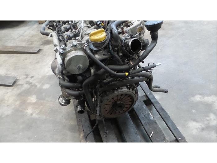 Motor van een Alfa Romeo GT (937) 1.9 JTD 16V Multijet 2008