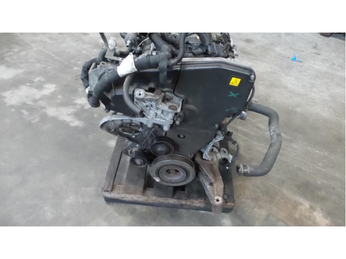Motor van een Alfa Romeo GT (937) 1.9 JTD 16V Multijet 2008