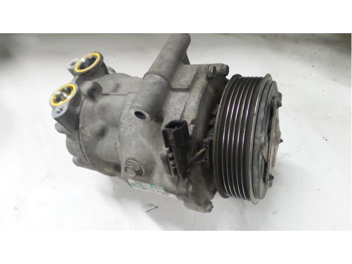 Used Air conditioning pump Peugeot Boxer Price € 90,00 Margin scheme offered by A.T.S. van de Wiel