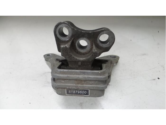 Used Engine mount Alfa Romeo Giulietta (940) 1.6 JTDm 16V Price € 35,00 Margin scheme offered by A.T.S. van de Wiel