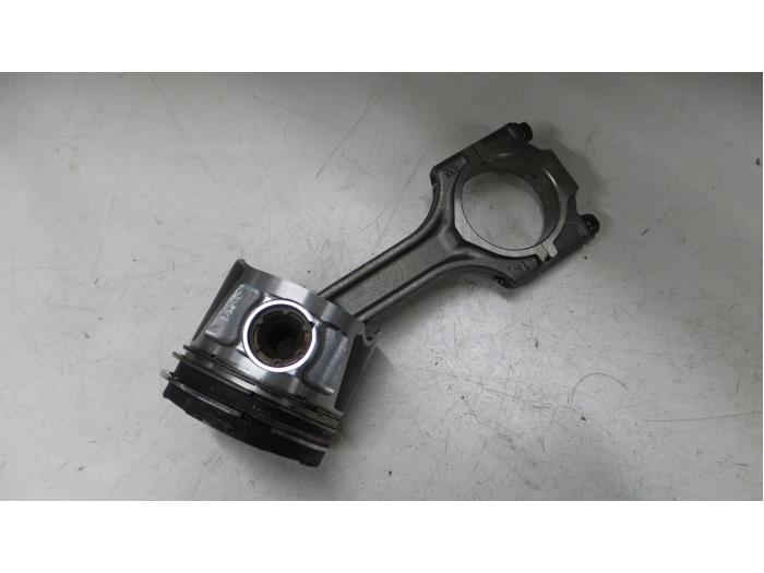 Usados Pistón Alfa Romeo Giulietta (940) 1.6 JTDm 16V Precio € 65,00 Norma de margen ofrecido por A.T.S. van de Wiel
