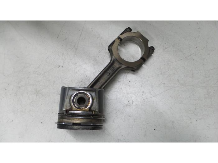 Gebrauchte Kolben Alfa Romeo 159 (939AX) 1.9 JTDm Preis € 65,00 Margenregelung angeboten von A.T.S. van de Wiel
