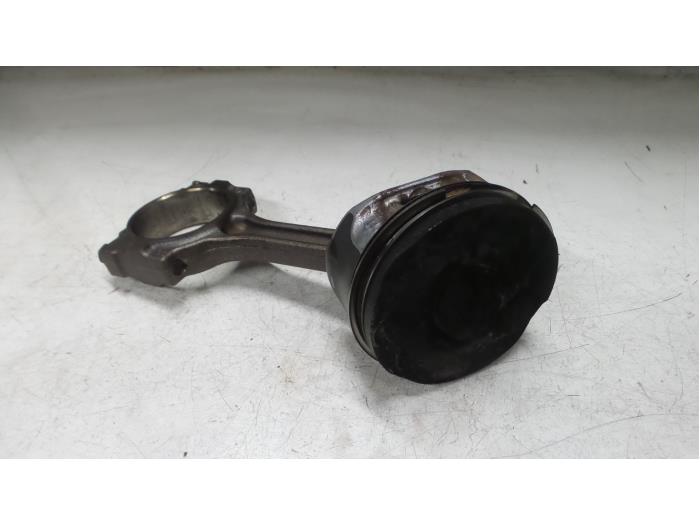 Usagé Piston Alfa Romeo Brera (939) 2.2 JTS 16V Prix € 75,00 Règlement à la marge proposé par A.T.S. van de Wiel