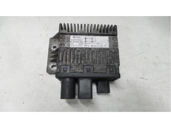 Usagé Ordinateur refroidisseur Volkswagen Transporter T5 1.9 TDi Prix € 55,00 Règlement à la marge proposé par A.T.S. van de Wiel