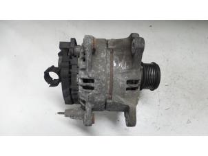 Dynamo d'un Volkswagen Transporter T5 1.9 TDi 2007