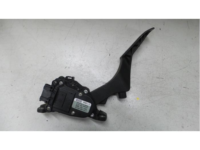 Begagnade Gaspedalsensor Volkswagen Transporter T5 1.9 TDi Pris € 45,00 Marginaltabell erbjuds av A.T.S. van de Wiel