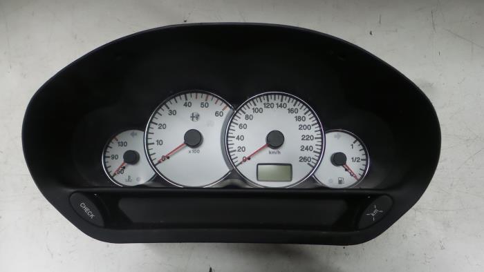 Cuentakilómetros de un Alfa Romeo 166 2.4 JTD 20V 2005