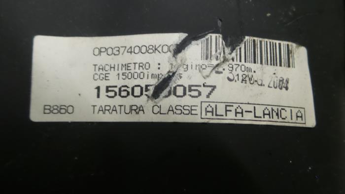 Compteur kilométrique KM d'un Alfa Romeo 166 2.4 JTD 20V 2005