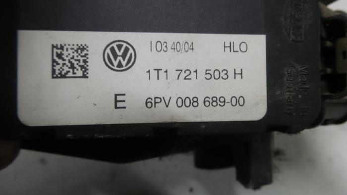 Gaspedal van een Volkswagen Caddy III (2KA,2KH,2CA,2CH) 2.0 SDI 2005