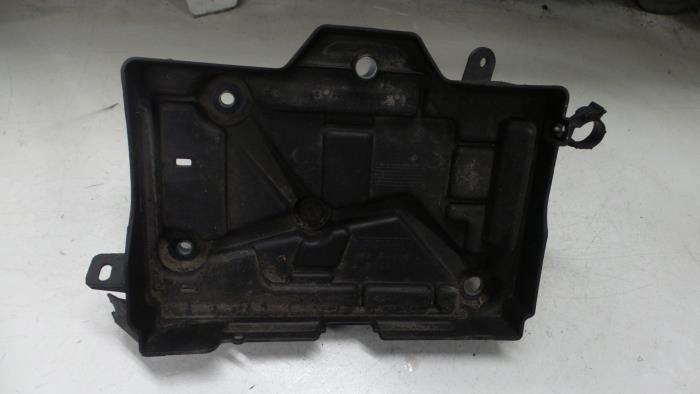 Begagnade Batterilåda Alfa Romeo MiTo (955) 1.4 Turbo Multi Air 16V Pris € 35,00 Marginaltabell erbjuds av A.T.S. van de Wiel