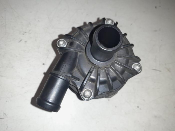 Water pump Volkswagen Jetta - 7P0965567 CRJ - A.T.S. van de Wiel