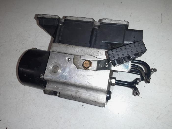Usagé Bloc ABS Alfa Romeo 159 (939AX) 1.9 JTS 16V Prix € 165,00 Règlement à la marge proposé par A.T.S. van de Wiel