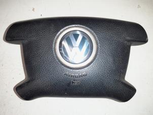 Używane Poduszka powietrzna lewa (kierownica) Volkswagen Caddy III (2KA,2KH,2CA,2CH) Cena € 85,00 Procedura marży oferowane przez A.T.S. van de Wiel