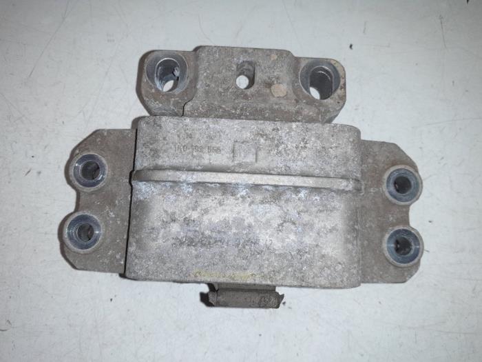 Usagé Support moteur Volkswagen Caddy III (2KA,2KH,2CA,2CH) Prix € 40,00 Règlement à la marge proposé par A.T.S. van de Wiel
