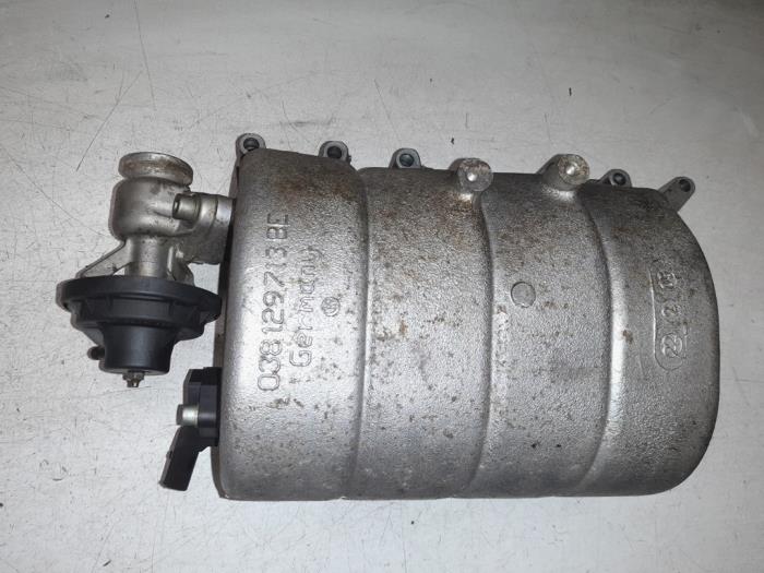 Begagnade Insugsrör Volkswagen Caddy III (2KA,2KH,2CA,2CH) Pris € 50,00 Marginaltabell erbjuds av A.T.S. van de Wiel