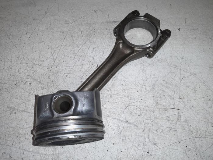Usados Pistón Volkswagen Caddy III (2KA,2KH,2CA,2CH) Precio € 65,00 Norma de margen ofrecido por A.T.S. van de Wiel