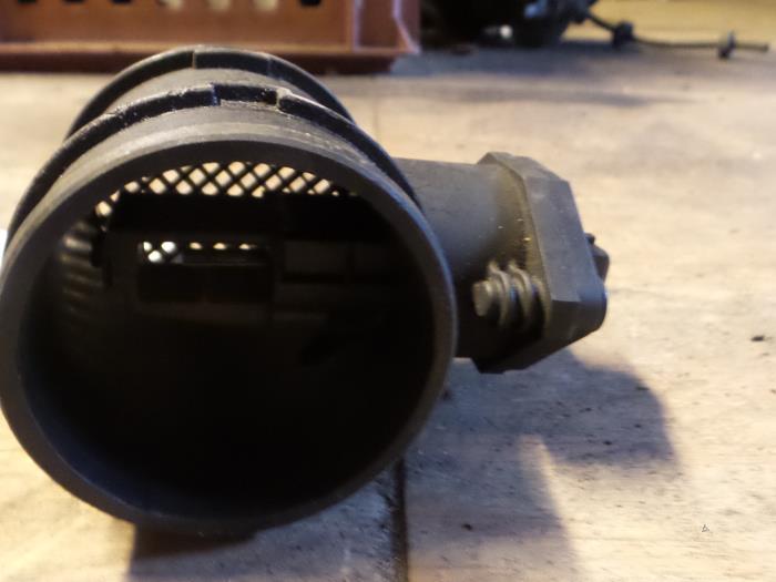 Airflow meter from a Alfa Romeo 156 (932) 1.6 Twin Spark 16V 1998