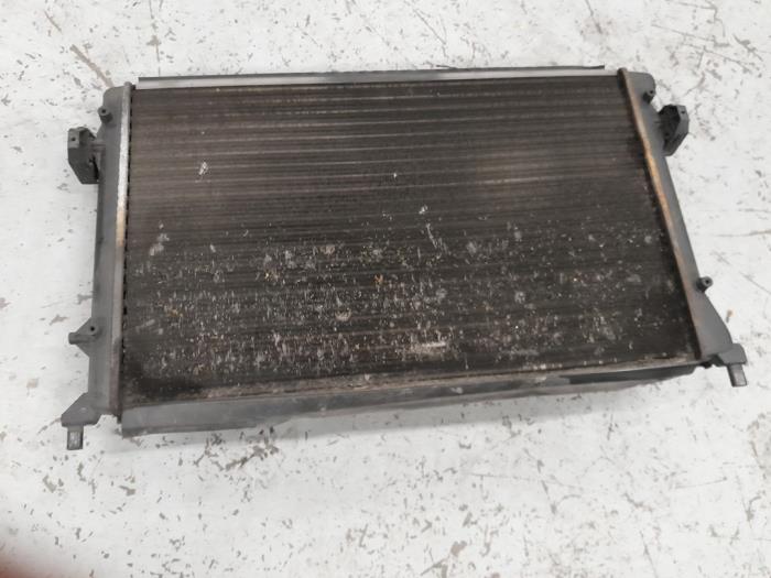 Gebrauchte Kühler Volkswagen Caddy III (2KA,2KH,2CA,2CH) Preis € 75,00 Margenregelung angeboten von A.T.S. van de Wiel
