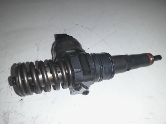 Usagé Injecteurs Volkswagen Caddy III (2KA,2KH,2CA,2CH) Prix € 145,00 Règlement à la marge proposé par A.T.S. van de Wiel