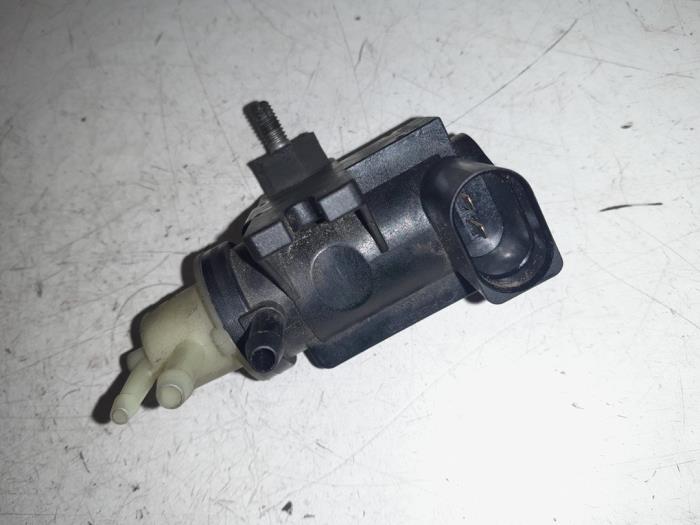 Turbo relief valve from a Volkswagen Crafter 2.5 TDI 30/32/35/46/50 2008