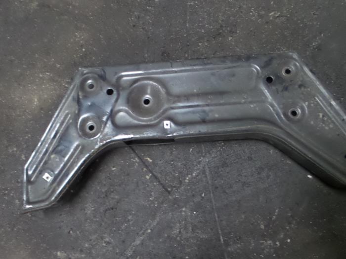 Subframe from a Seat Ibiza III (6L1) 1.9 TDI 100 2008