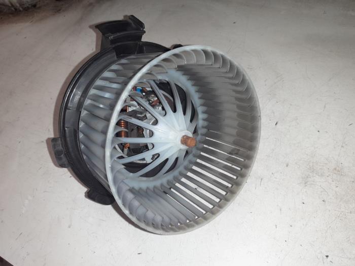 Motor de ventilador de calefactor de un Mercedes-Benz Sprinter 3,5t (906.63) 313 CDI 16V 2016