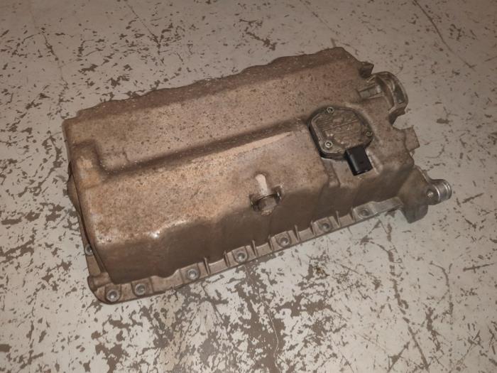 Usagé Couvercle carter Volkswagen Golf V (1K1) 1.6 Prix € 45,00 Règlement à la marge proposé par A.T.S. van de Wiel