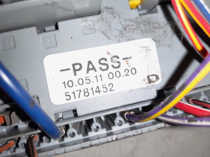 Fuse box Fiat 500 1.2 LPG 51781452 A.T.S. van de Wiel