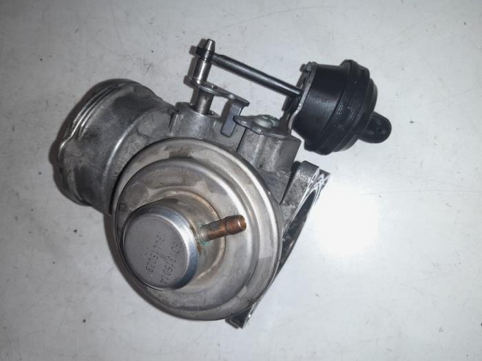 Gebrauchte AGR Ventil Volkswagen Caddy III (2KA,2KH,2CA,2CH) Preis € 60,00 Margenregelung angeboten von A.T.S. van de Wiel