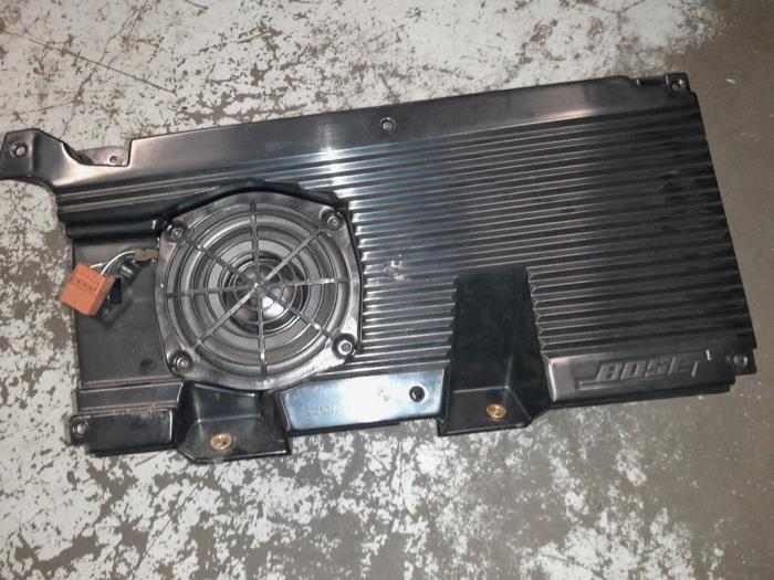 Używane Subwoofer Alfa Romeo GT (937) 2.0 JTS 16V Cena € 70,00 Procedura marży oferowane przez A.T.S. van de Wiel