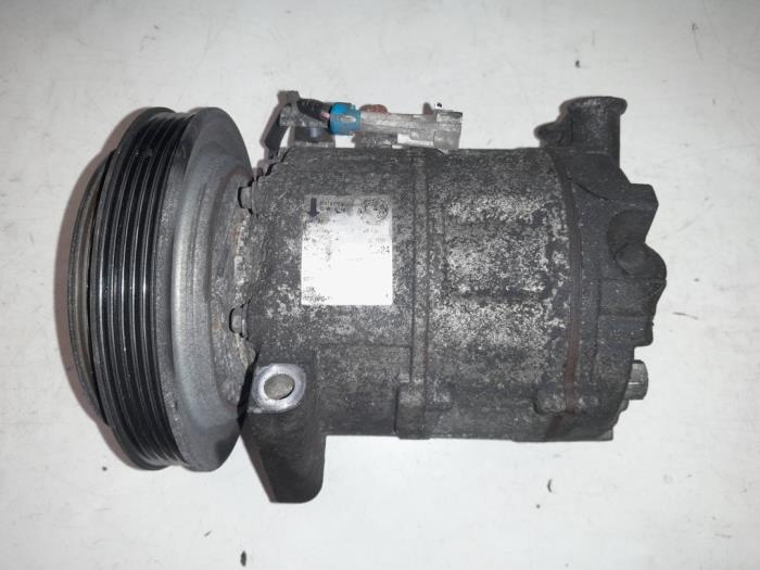 Usagé Pompe clim Alfa Romeo 159 Sportwagon (939BX) 2.2 JTS 16V Prix € 65,00 Règlement à la marge proposé par A.T.S. van de Wiel