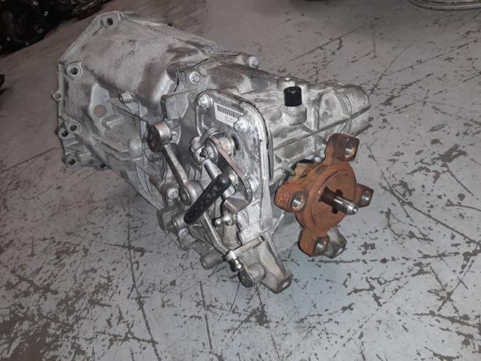 Gearbox from a Volkswagen Crafter 2.0 TDI 16V 2016
