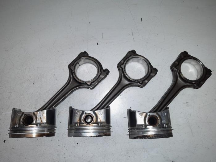 Usados Pistón Alfa Romeo MiTo (955) 1.4 Turbo 16V Precio € 145,00 Norma de margen ofrecido por A.T.S. van de Wiel