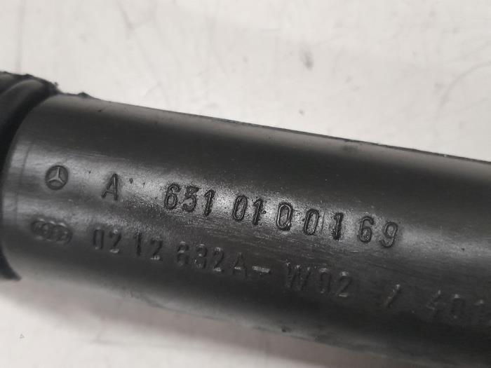 Oil fill pipe from a Mercedes-Benz Sprinter 3,5t (906.63) 310 CDI 16V 2016