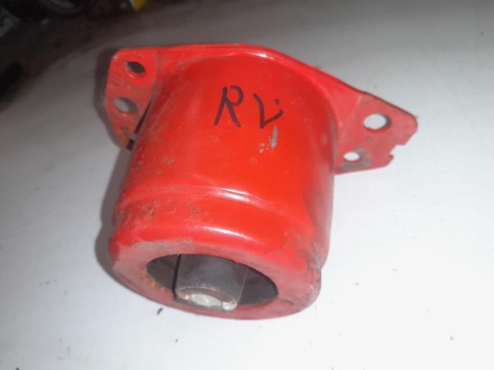 Used Engine mount Alfa Romeo GT (937) 1.9 JTD 16V Multijet Price € 45,00 Margin scheme offered by A.T.S. van de Wiel