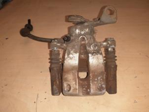 Used Rear brake calliper, left Alfa Romeo GT (937) 1.9 JTD 16V Multijet Price € 45,00 Margin scheme offered by A.T.S. van de Wiel