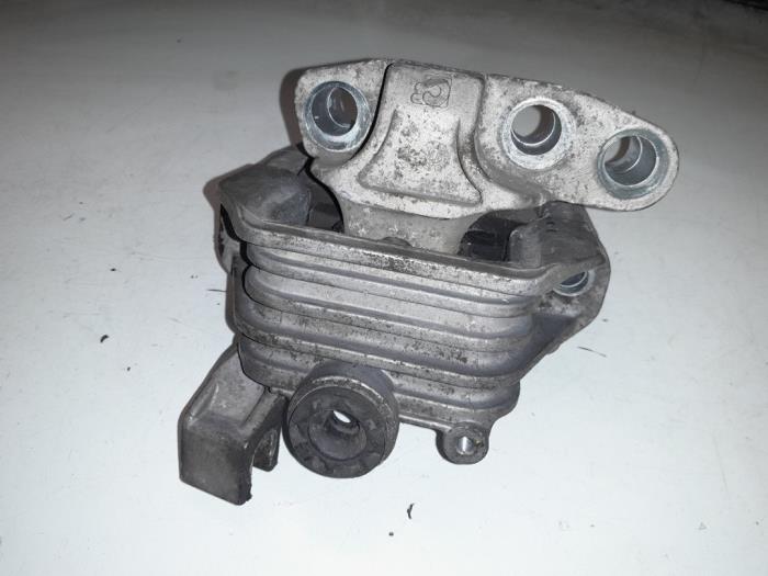 Used Engine mount Alfa Romeo Giulietta (940) 1.6 JTDm 16V Price € 40,00 Margin scheme offered by A.T.S. van de Wiel