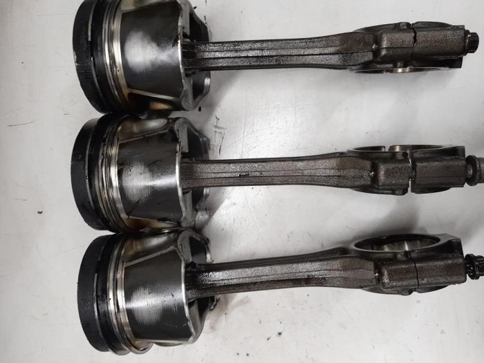 Used Piston Seat Leon (5FB) 1.6 TDI Ecomotive 16V Price € 150,00 Margin scheme offered by A.T.S. van de Wiel