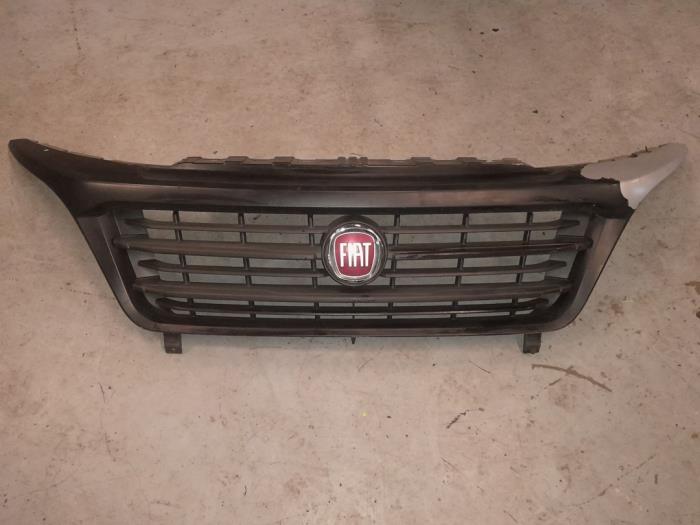 Używane Grill Fiat Ducato (250) 2.3 D 130 Multijet Cena € 145,00 Procedura marży oferowane przez A.T.S. van de Wiel