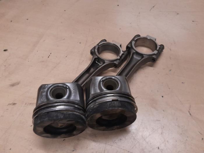 Kolben Seat Ibiza IV (6J5), 2008 / 2017 1.2 TDI Ecomotive, Fließheck, 4-tr, Diesel, 1.199cc, 55kW (75pk), FWD, CFWA, 2010-06 / 2015-05, 6J5 (Gebraucht)