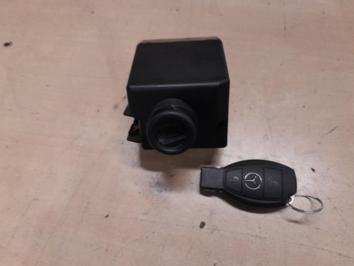 Barillet De Serrure Avec Clés Pour Mercedes Sprinter/VW Crafter - Référence OE 6707600205, Neuf
