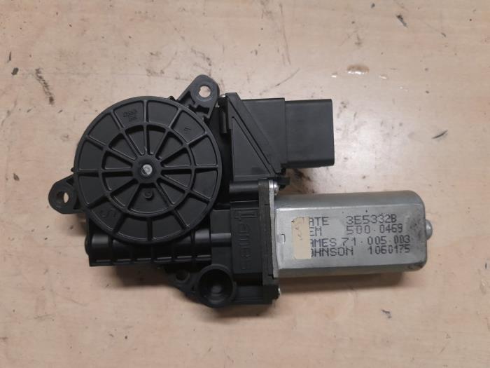 Usados Motor de ventanilla de puerta Fiat Croma (194) 1.9 D Multijet 16V Precio € 45,00 Norma de margen ofrecido por A.T.S. van de Wiel